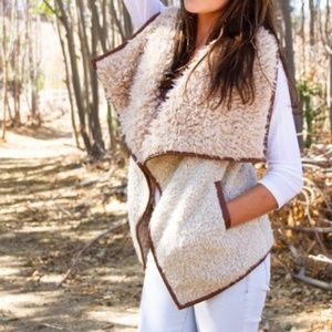 Urban Outfitters Staring At Stars Sherpa Vest